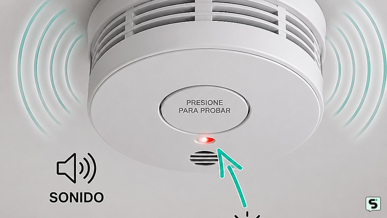 Alarma de humo activa durante una prueba con luz indicadora encendida